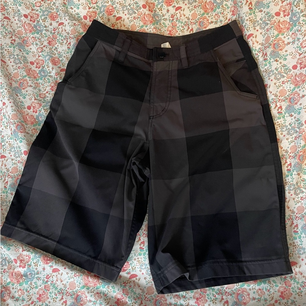 Lululemon Athletica Men’s Kahuna Plaid Golf Shorts, Black/Grey. Size 30
